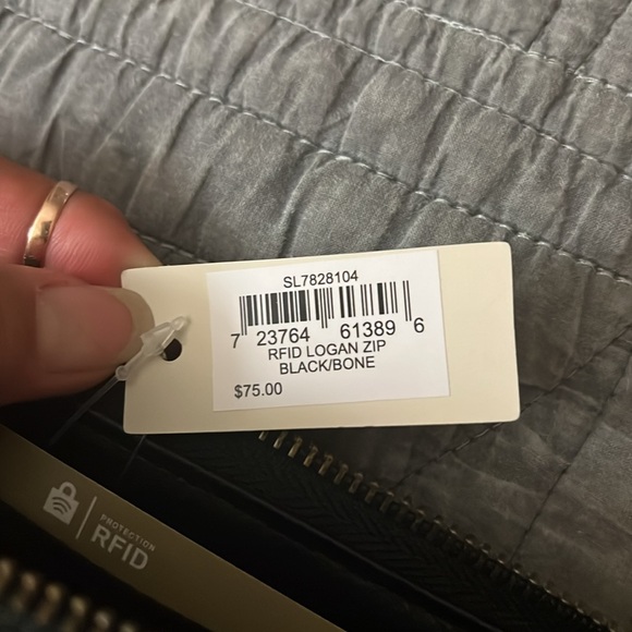 Fossil wallet …nwt….rfid…. - Picture 6 of 6
